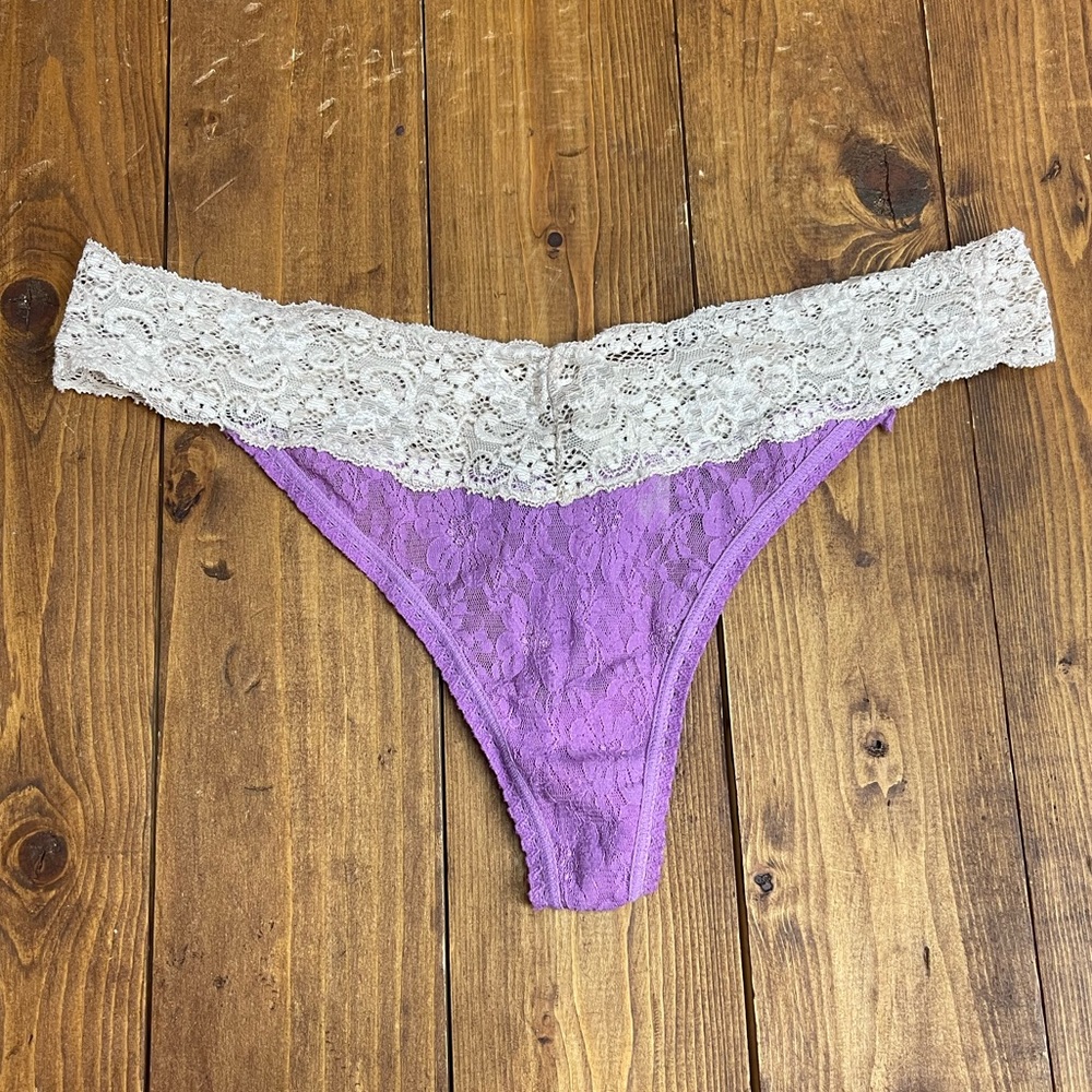Soma size small lavender and cream lace thong panties
